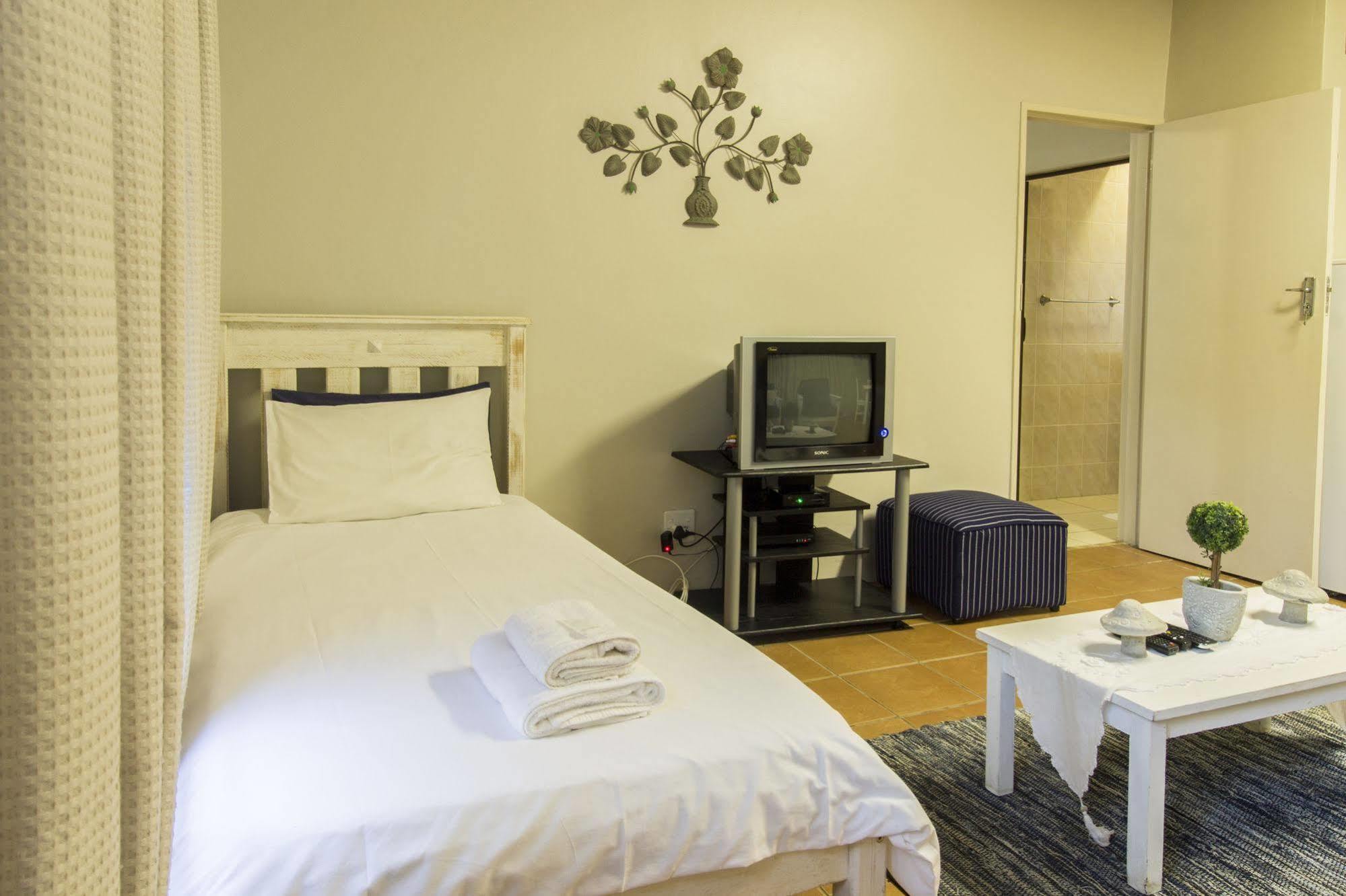 Madiolyn Apartment Jeffreys Bay Bagian luar foto