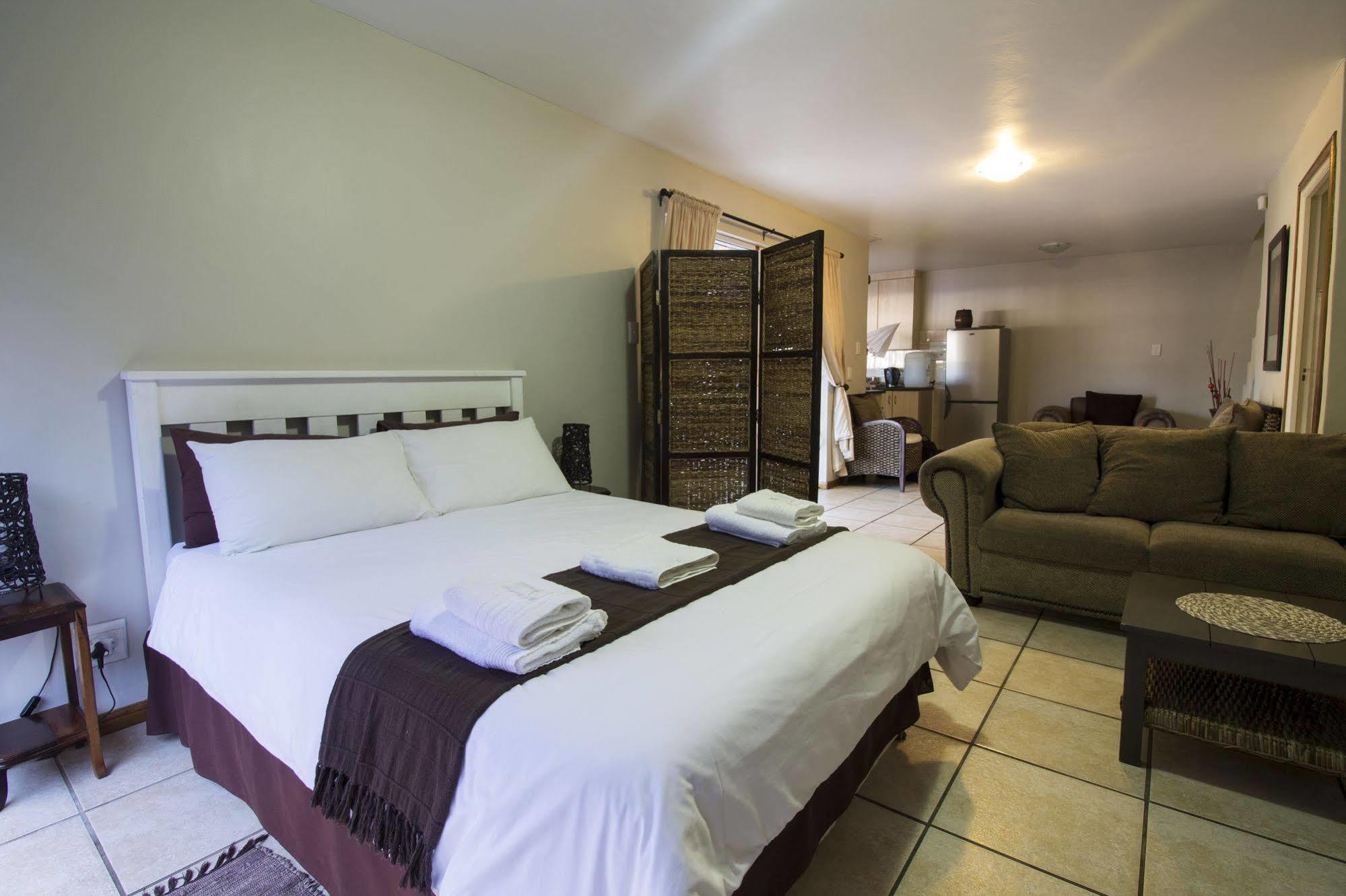 Madiolyn Apartment Jeffreys Bay Bagian luar foto